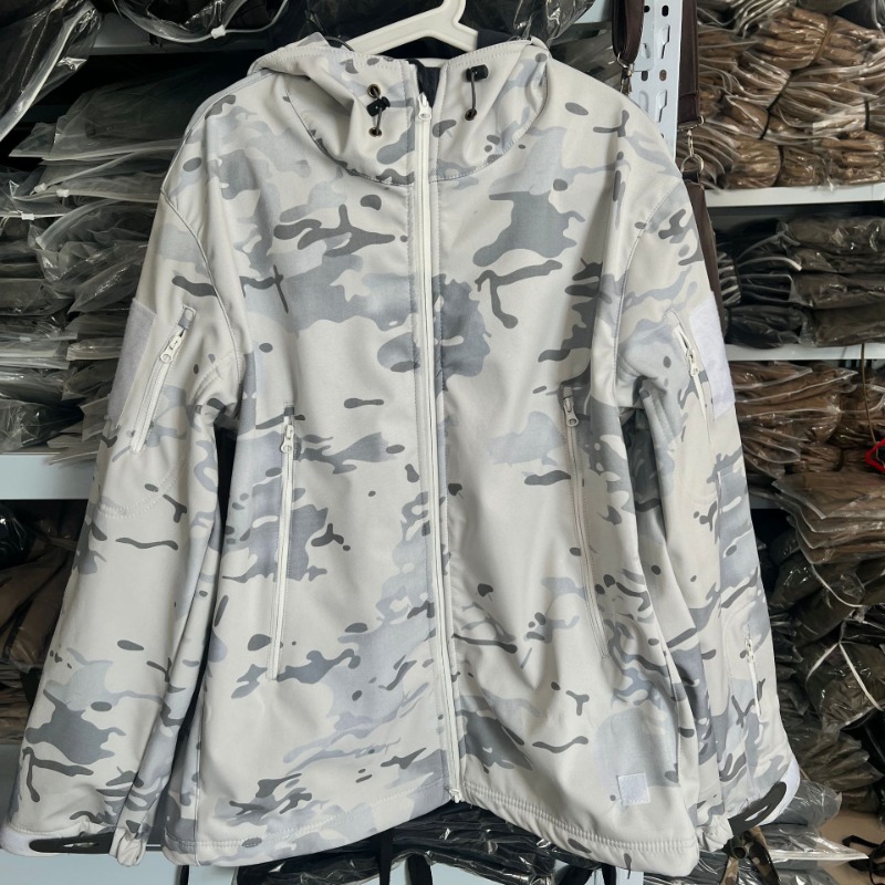 Męski taktyczny kombinezon w k – Camouflage Hunting Jacket recenzja i cena